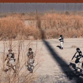 EU evalúa que el Pentágono controle parte de la frontera sur y detenga a migrantes