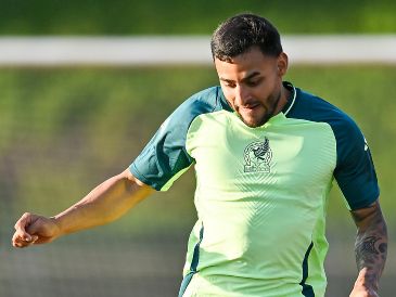 “Estoy muy contento de estar acá, como lo dije desde la Copa América es un renacer en mí volver a portar la camiseta, me llena de orgullo", dijo Vega. IMAGO7