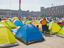 De acuerdo con los inconformes, el paro de labores lo realizaron para que presionar y que haya transformaciones profundas, además de recuperar el carácter social del Instituto. EL UNIVERSAL