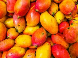 El mango es una de las frutas más populares esta temporada. UNSPLASH / A. SCHIMMECK
