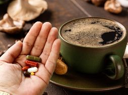 Existen casos en los que no se debe abusar del café, y por lo menos, no mezclar cuando se tomen medicamentos. ESPECIAL / CANVA