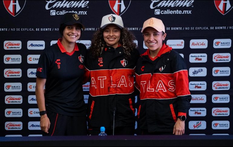 Las jugadoras rojinegras Dirce Delgado, Jaquelín García y Paola García hablaron en conferencia de prensa sobre las claves que necesitarán para superar a las Chivas. CORTESÍA/ ATLAS.