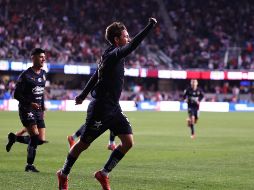 Mateo Chávez arrancó con la fiesta rojiblanca al marcar el primer gol del partido celebrado en Estados Unidos. X/Chivas