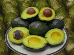 El consumo de aguacate favorece a dismibuir al llamado colesterol malo. EL INFORMADOR / ARCHIVO