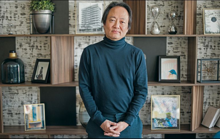 El director de orquesta y violinista posa para esta casa editorial, desde un hotel de Guadalajara. EL INFORMADOR/ H. Figueroa