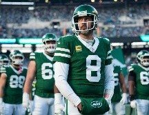 A sus 41 años, Aaron Rodgers busca revivir su carrera después de un par de temporadas decepcionantes con los Jets de Nueva York. AP/S. Wenig