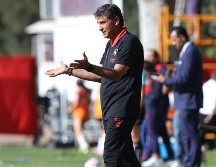 Desde que Roberto Medina tomó las riendas del cuadro rojinegro, no ha podido vencer a las Chivas en un Clásico Tapatío con resultado de tres derrotas y un empate. IMAGO7.