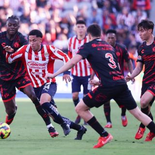 Chivas rescata el empata ante Tijuana en duelo amistoso en San Diego
