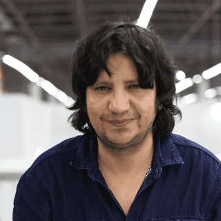 Alejandro Zambra recibe premio en España por su novela 'Literatura Infantil'