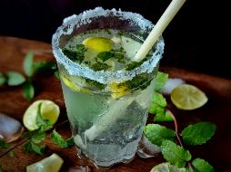 El ron se obtiene a partir de la fermentación y destilación del jugo de caña de azúcar. UNSPLASH / S. RANJAN