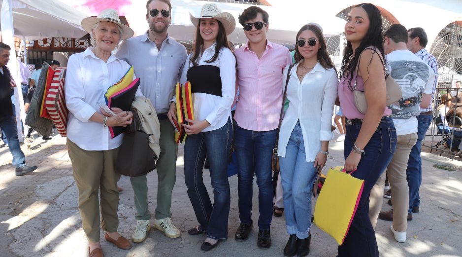 Myriam Vachez, Luis García De Quevedo, María Flores, Julián Garibay, Nicole Cortés y Daniela Villalvazo en la décima corrida de toros de la temporada de reapertura 2025. GENTE BIEN JALISCO / C. Jimeno