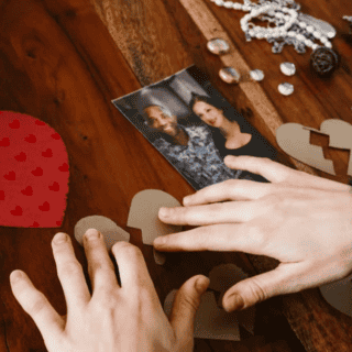 ¿Por qué la baja autoestima está relacionada con la infidelidad, según la psicología?