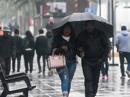 Debido a una vaguada en altura y un frente estacionario sobre el noreste de México, de prevén vientos, chubascos y lluvias fuertes en estos estados. SUN / ARCHIVO