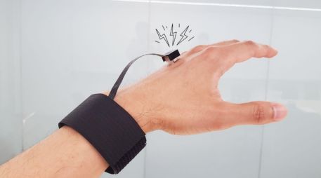 El aparato puede reproducir la sensación de pellizcar, estirar, apretar y golpear. EFE / J. Rogers / Universidad Northwestern