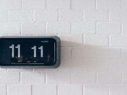 La hora 11:11 en la numerología tiene un significado especial. UNSPLASH/ T. Voyas