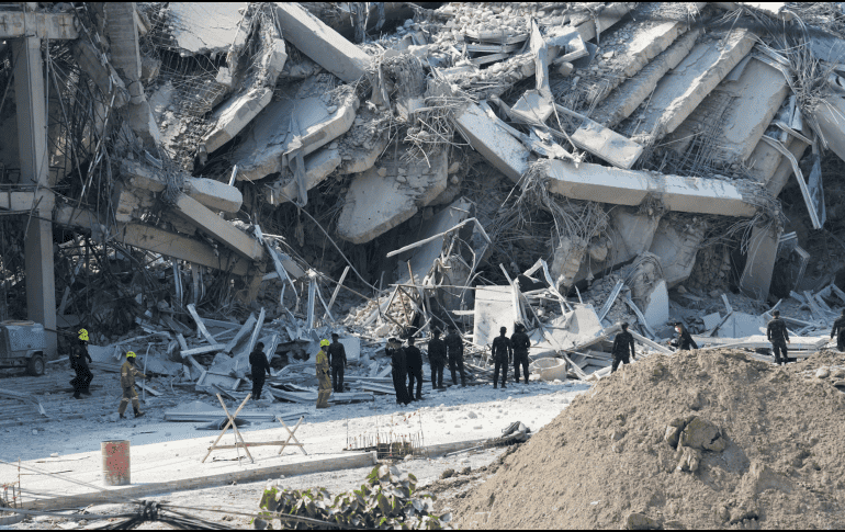 Un terremoto que causó más de 100 muertes y cientos de heridos y desaparecidos. AP / S. LALIT