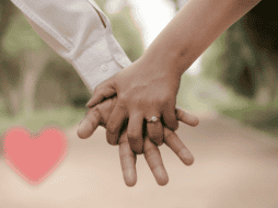 Palabras de afirmación, tiempo de calidad, actos de servicio, regalos y contacto físico son los 5 lenguajes del amor. ESPECIAL