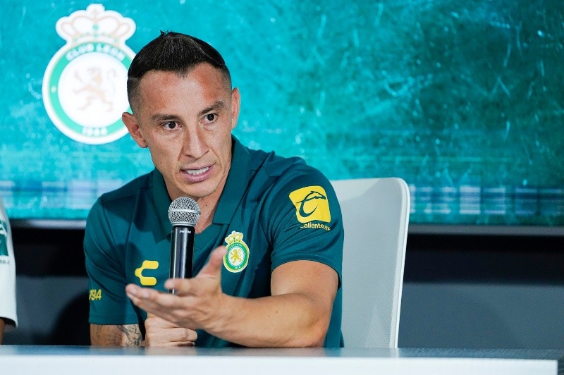 El mundialista mexicano expresó su molestia contra el máximo organismo del futbol. IMAGO7/S. Laureano  