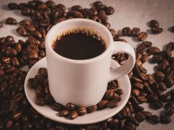 Además de ser beneficioso para la salud física, consumir de forma seguida esta bebida también nos puede traer mejoras en nuestra salud mental. CANVA/ ESPCIAL