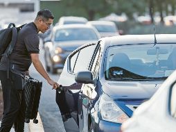 Advierten de riesgos por taxis piratas en aeropuerto de Guadalajara