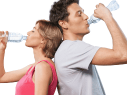 No existe una cantidad universal de agua que todos deban beber. CANVA