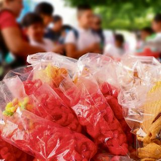 Estos son los alimentos chatarra más dañinos para los niños, según expertos