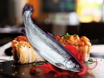 Uno de los platillos más comunes en que se agrega el salmón es el sushi. EL INFORMADOR / ARCHIVO