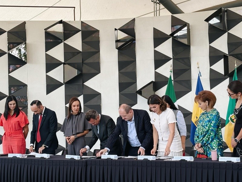 José Luis Álvarez Pulido destacó la relevancia de que las y los niños estuvieran presentes como testigos del acto. ESPECIAL 