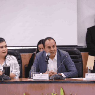 Tras discusión de Cuauhtémoc, cambian reglas para subir a tribuna