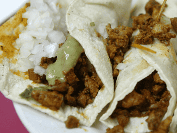 Los tacos al pastor son uno de los platillos más populares en México y forman parte de la dieta cotidiana de muchas personas. EL INFORMADOR / ARCHIVO