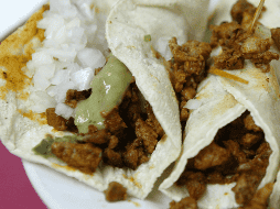 Los tacos no son característicos de algún estado en particular, sino que se pueden encontrar en casi cualquier rincón de México. EL INFORMADOR/ ARCHIVO.