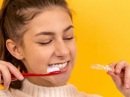 El tiempo de cepillado debe ser de al menos dos minutos o un poco más. UNSPLASH/Diana Polekhina