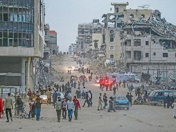 Miles de personas viven en tiendas de campaña en las ruinas de sus hogares destruidos. EFE