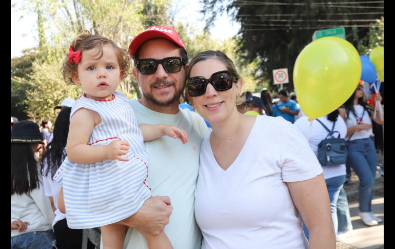 Victoria García, Luis Fernando García y María José Lancaster Jones. GENTE BIEN JALISCO /  C. Jimeno