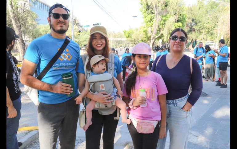Bruno Cervera, Marisol Ascencio, Julia Cervera, Ximena Ortega y Reyna Cervera. GENTE BIEN JALISCO / C. Jimeno