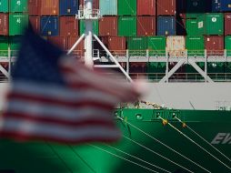 Trump sostiene que sus aranceles facilitarán que las empresas trasladen su producción a Estados Unidos. EFE