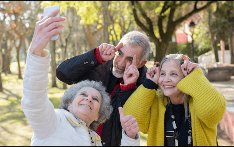 Una sustancia llamada 2-nonenal se ha identificado como una de las responsables de este olor. CANVA