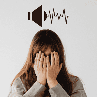 ¿Qué significa hablar muy bajito, según la psicología?