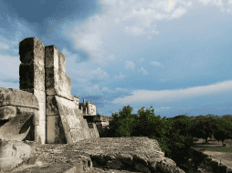 El altar descubierto en Tikal cuenta con una figura que representa la Diosa de la Tormenta. EL INFORMADOR / ARCHIVO