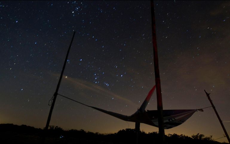 Para disfrutar al máximo de esta lluvia de meteoros, es importante encontrar un lugar con poco alumbrado. NOTIMEX/ ARCHIVO.