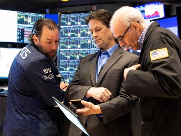 Trump reafirmó su intención de mantener e incluso de aumentar los aranceles a China, ignorando las súplicas del mercado para que dé marcha atrás. EFE/J. Lane