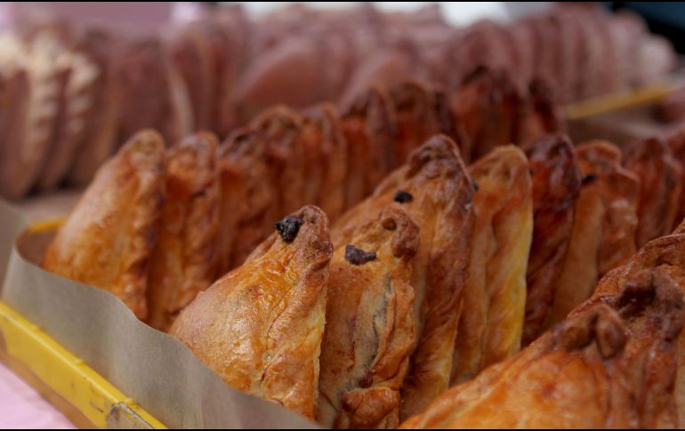 El Jueves Santo suele ser el día de mayor venta de empanadas en Guadalajara. EL INFORMADOR / ARCHIVO