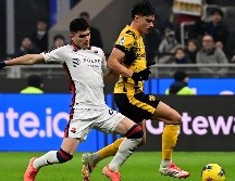 El central de la Selección Mexicana, Johan Vásquez, está posicionado como el quinto mejor central zurdo de toda la Serie A. AFP / ARCHIVO