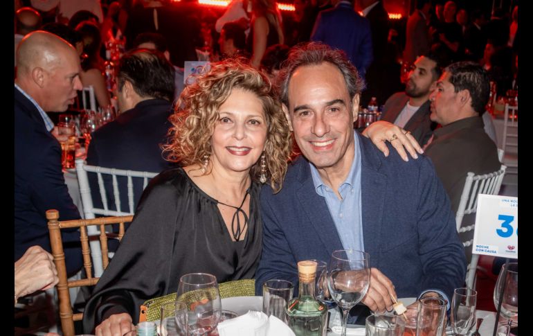 Norma Razón y Luis Miguel Casulleras. GENTE BIEN JALISCO / A. Rodríguez