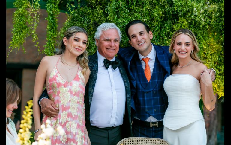 Giovanna Íñiguez, Wayne Henry, Polo Salles y Beatriz Leroy. GENTE BIEN JALISCO / J. Soltero