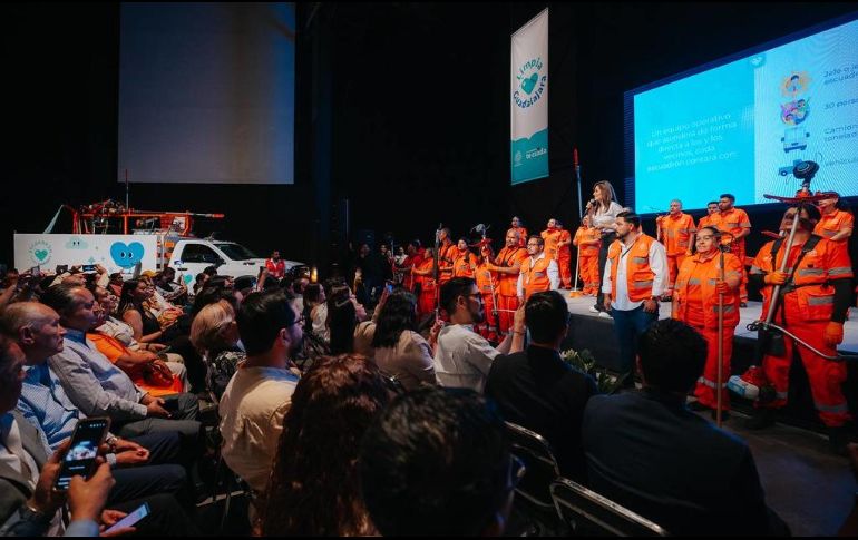 En lo que va de la administración de Delgadillo García se han invertido más de mil millones de pesos en la compra de camiones, maquinaria y equipo como parte del programa Limpia Guadalajara. CORTESÍA.