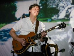 El músico Chester Hansen, demostró su destreza en el bajo. EL INFORMADOR/ H. Figueroa