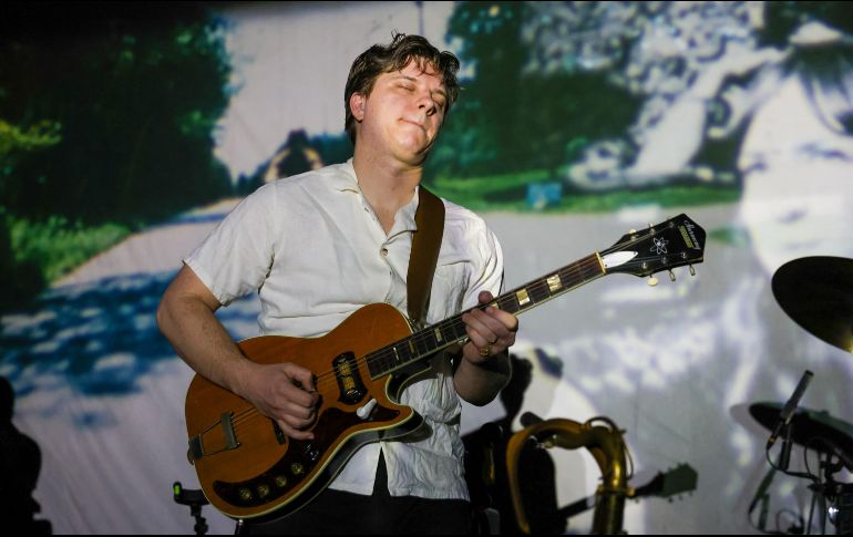 El músico Chester Hansen, demostró su destreza en el bajo. EL INFORMADOR/ H. Figueroa