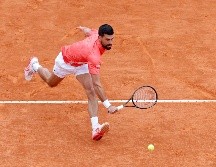 Novak Djokovic seguirá esperando por conseguir el título número 100 de su carrera. EFE/S. Nogier