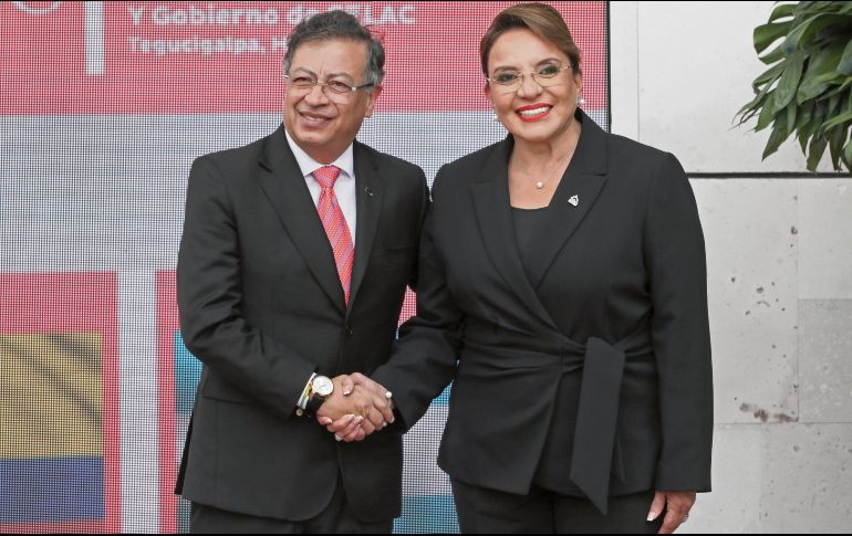 El presidente de Colombia, Gustavo Petro, y la presidenta de Honduras, Xiomara Castro. EFE